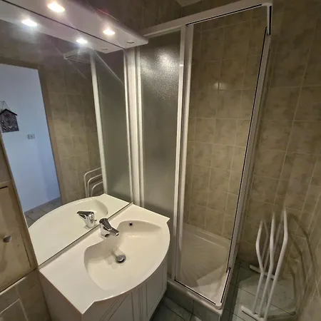 Moderne Renove Aux Pieds Des Pistes A Super - Fr-1-814-122 Apartment