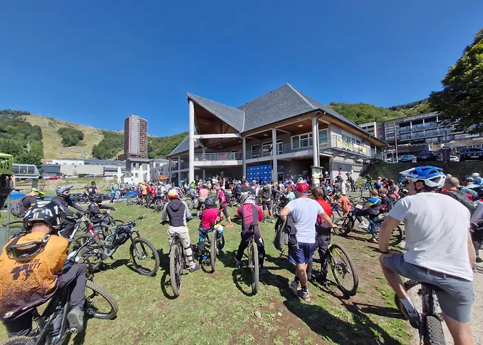 Moderne Rénové Aux Pieds Des Pistes à - Fr-1-814-122 Appartement Super-Besse